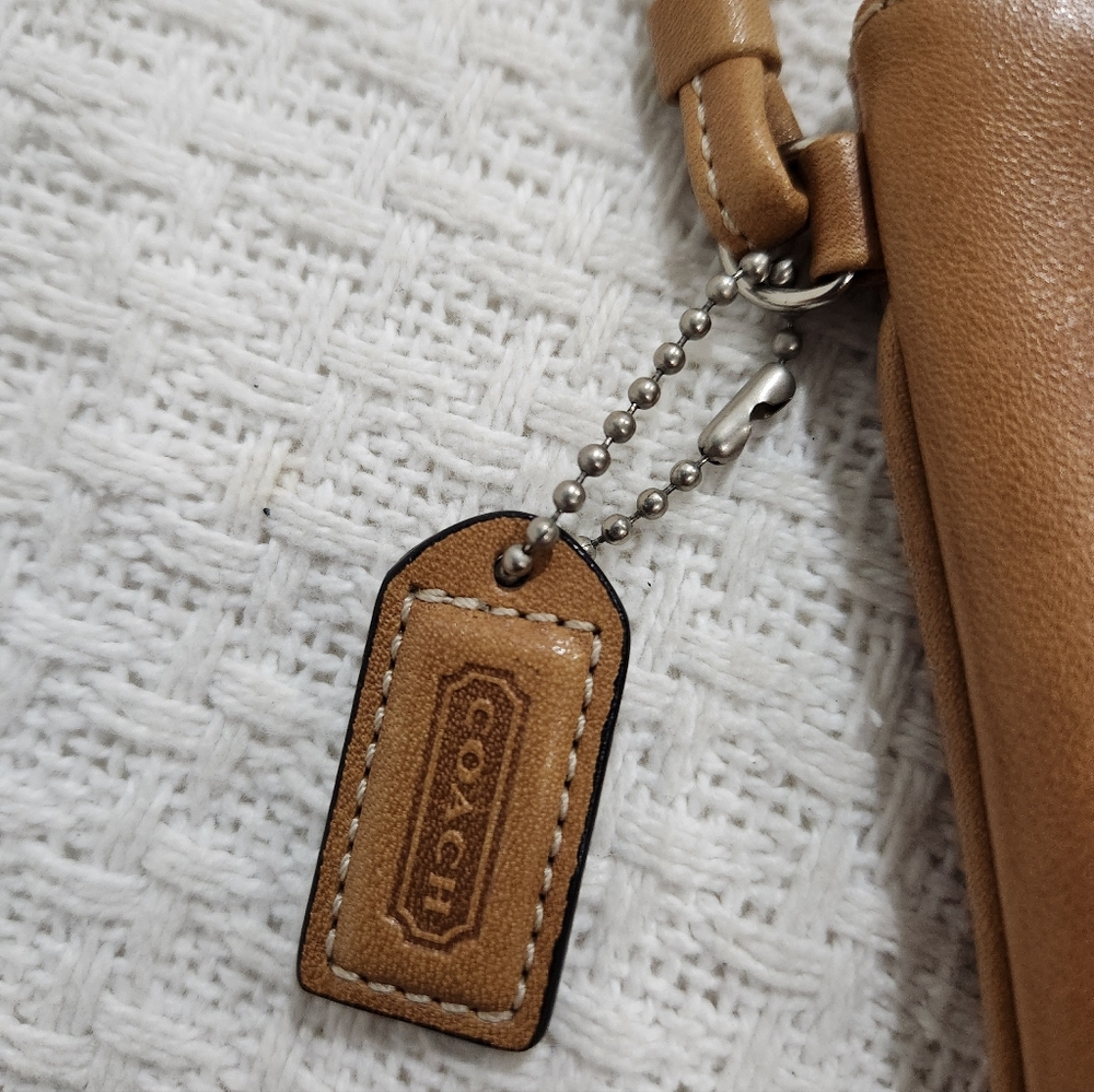 Coach Tan Leather mini bag Wristlet EUC - Picture 3 of 11